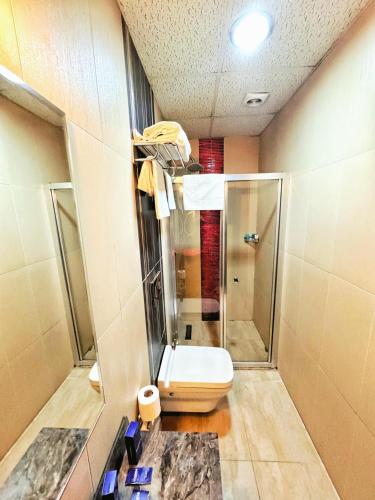 Lounge Hotel - image 8