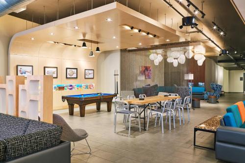 bar/salon, Aloft by Marriott South Bend in South Bend Downtown