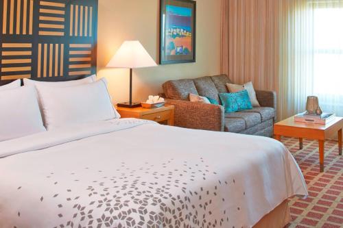 1 king bed, 1 sofa bed