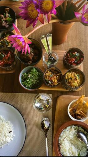 Makanan dan Minuman, Free House Bentota in Bentota