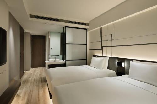 Standard 2 Twin Beds, Guest room, 2 Twin/Single Bed(s) image 3