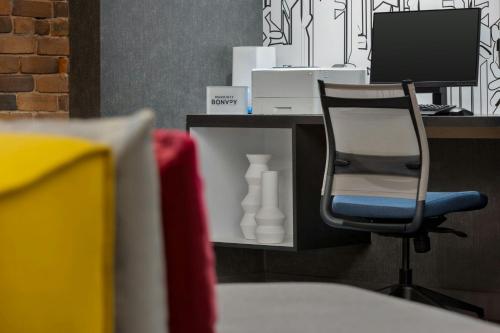 Aloft Wilmington at Coastline Center - image 7
