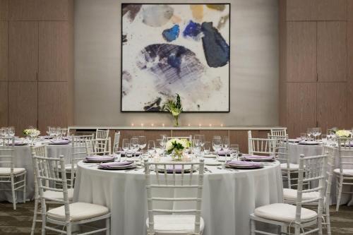 AC Hotel by Marriott San Francisco Airport/Oyster Point Waterfront - image 14