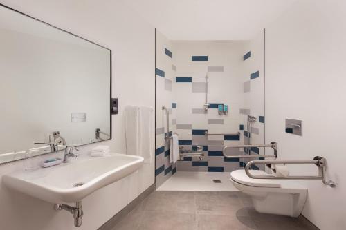 Aloft Madrid Gran Via - image 3