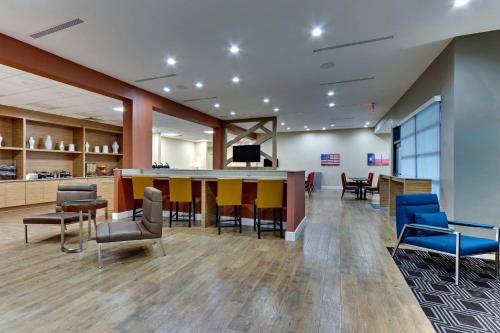 TownePlace Suites by Marriott Houston Northwest Beltway 8 - image 2