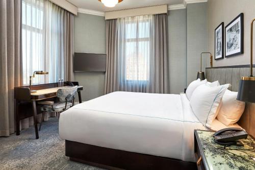 1 queen bed