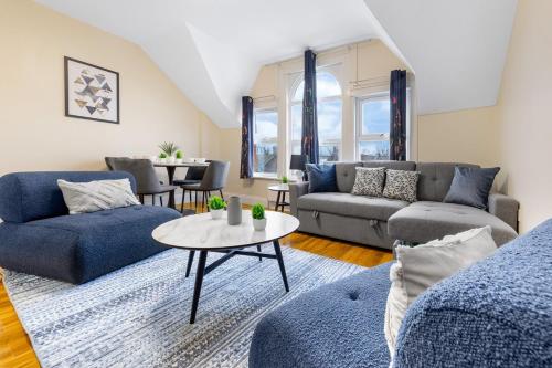 Lovely 4-BR Home In Leyton - Sleeps 14, Near Tube gîte à louer Leytonstone Library