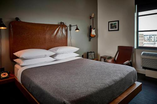 MOXY Minneapolis Uptown - image 11