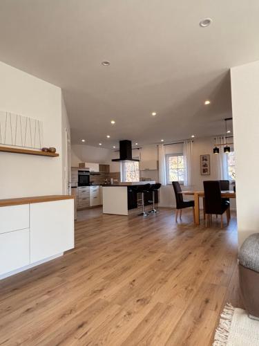 virtuve, Ferienwohnung zum Mühlbach (Ferienwohnung zum Muhlbach) in Windsbach