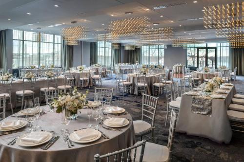 AC Hotel by Marriott Portsmouth Downtown/Waterfront - image 10