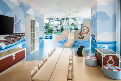 Renaissance Zhuhai Hotel