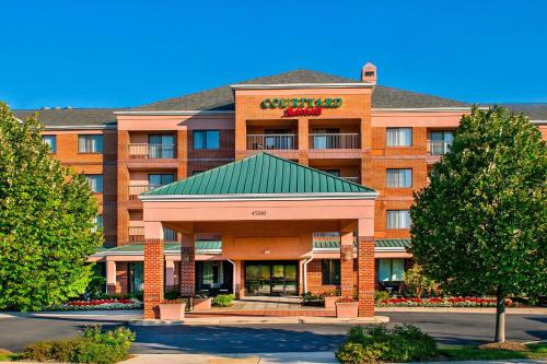 Courtyard by Marriott Dulles Town Center - image 14