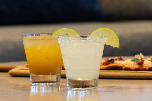 Courtyard by Marriott Fort Lauderdale Airport & Cruise Port - image 11