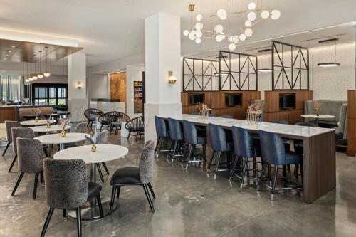 Courtyard by Marriott St Paul Downtown - image 9