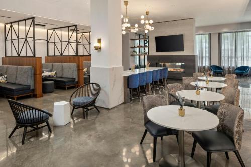 Courtyard by Marriott St Paul Downtown - image 4
