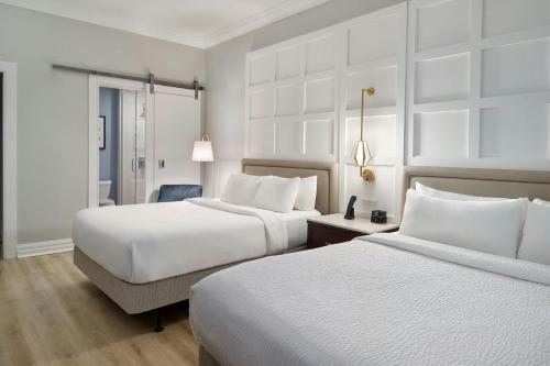 Queen Room with Two Queen Beds image 5