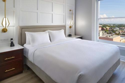 Queen Room with Two Queen Beds room in Courtyard by Marriott New Orleans French Quarter/Iberville