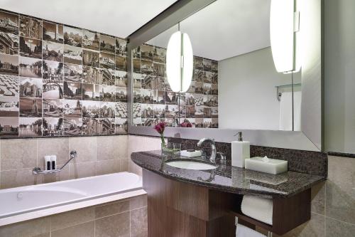 room detail thumbnail 2