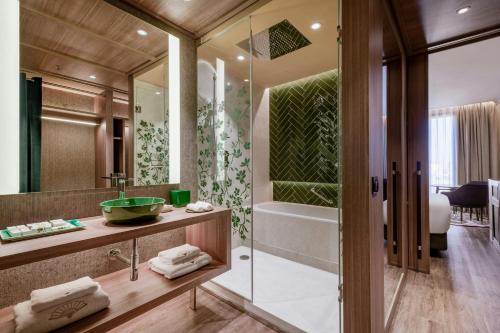 room detail thumbnail 2