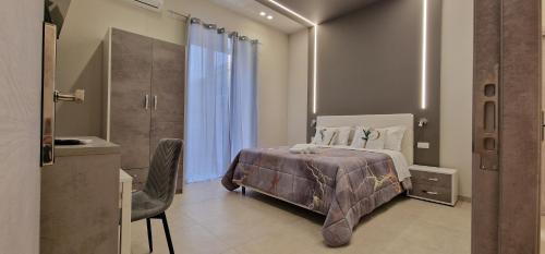 MoPi Maison, Naples