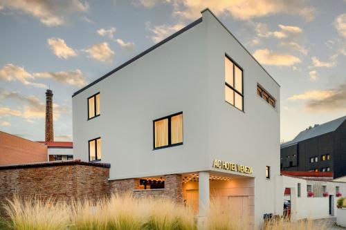 AC Hotel Venezia by Marriott - image 5