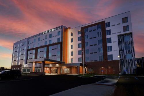 Courtyard By Marriott Indianapolis Fishers