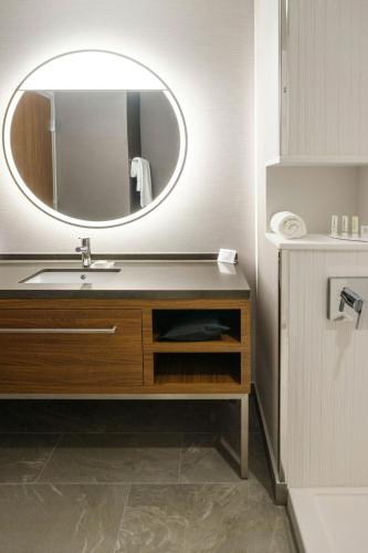 Courtyard by Marriott Indianapolis Fishers - image 9