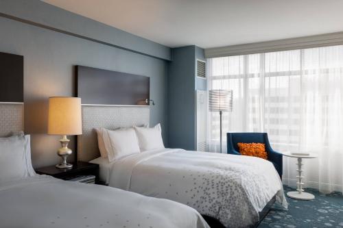 Renaissance Arlington Capital View Hotel - image 6