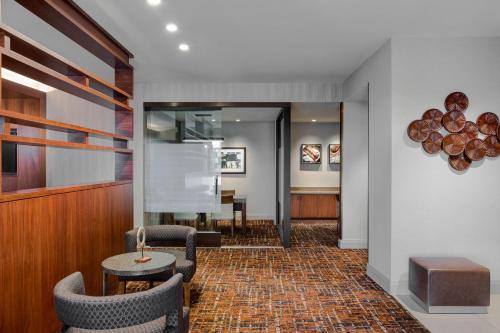 Bar/lounge, Houston Airport Marriott at George Bush Intercontinental in North Houston