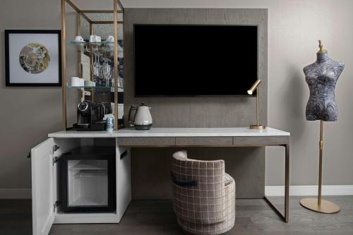 King Room image 5