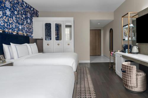 Queen Room with Two Queen Beds image 4