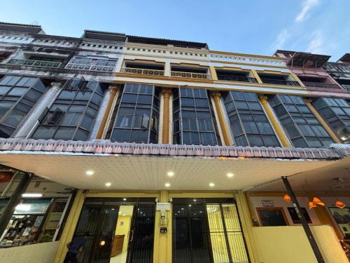 Pattaya Pattaya Charm 3-Star Hotel lobby