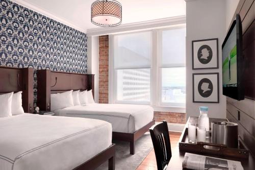 Queen Room with Two Queen Beds image 3