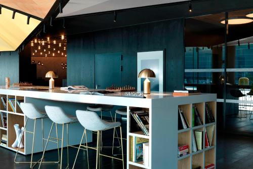 Renaissance Warsaw Airport Hotel - image 13