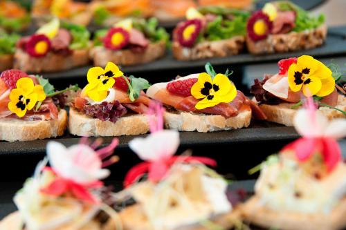 Renaissance Warsaw Airport Hotel - image 11