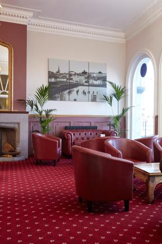 Shared lounge/TV area, Royal Esplanade Hotel in Ryde North East