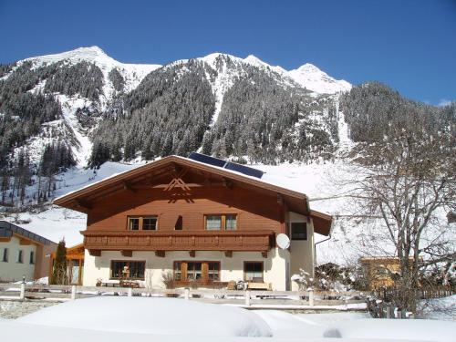  Apart Brugger, Unterkunft in Längenfeld