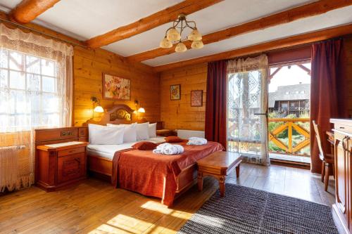 منظر, Koruna in Selo Tatariv