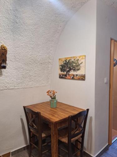 Létesítmények, Vathia view in Kyparissos