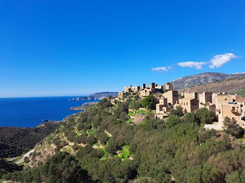 A környék, Vathia view in Kyparissos