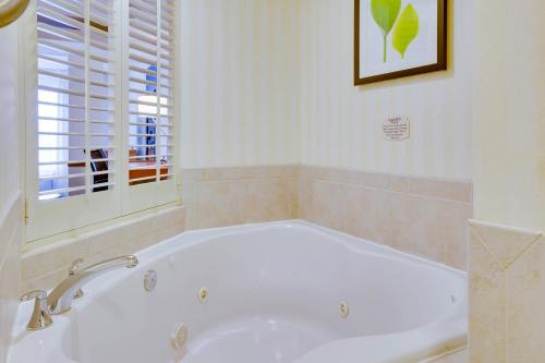 Fairfield by Marriott Inn & Suites Melbourne West/Palm Bay Fairfield by Marriott Inn & Suites Melbourne West/Palm Bay