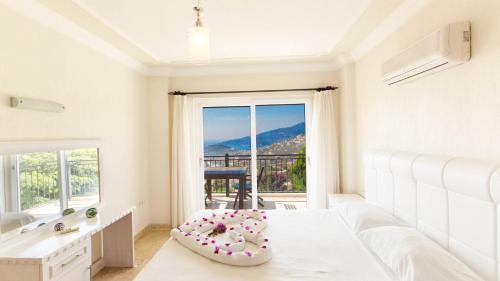 Three-Bedroom Villa image 10