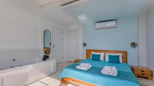 Three-Bedroom Villa image 8