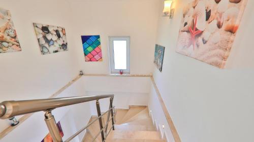Three-Bedroom Villa image 9