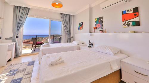 Three-Bedroom Villa image 8
