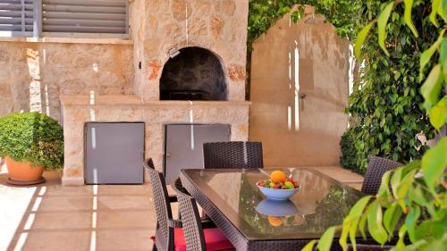Three-Bedroom Villa image 1