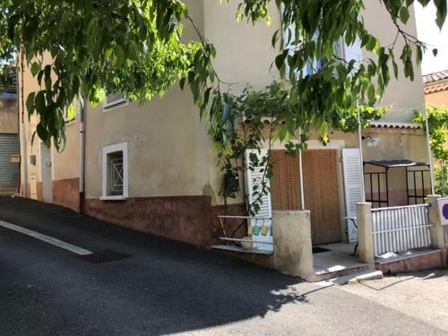 A szálláshely kívülről, Place du village Haute Provence, 3 nuits au moins in Puimichel