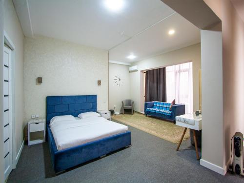 1 queen bed