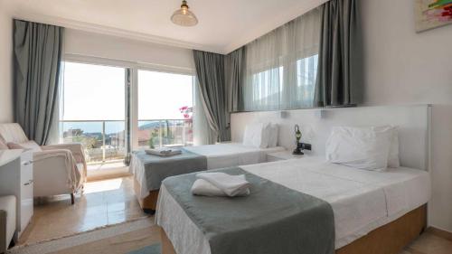Three-Bedroom Villa image 10