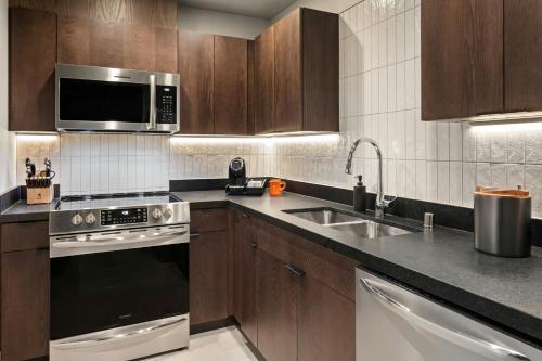 The Trade, Autograph Collection The Trade, Autograph Collection